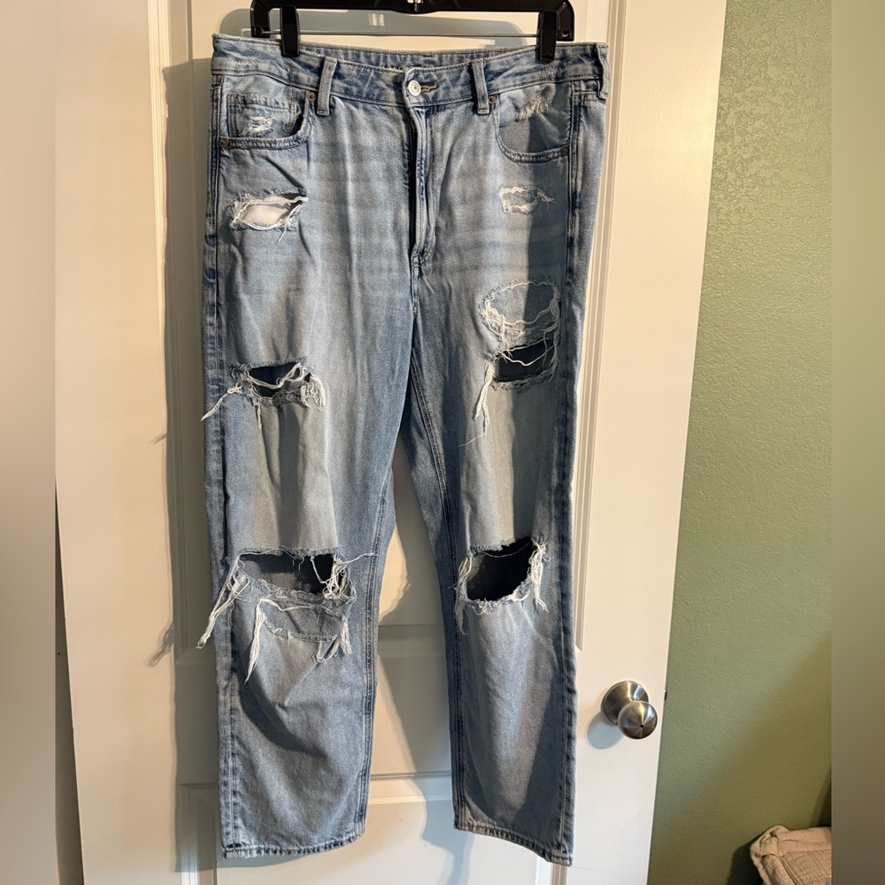 American Eagle mom Straight Denim